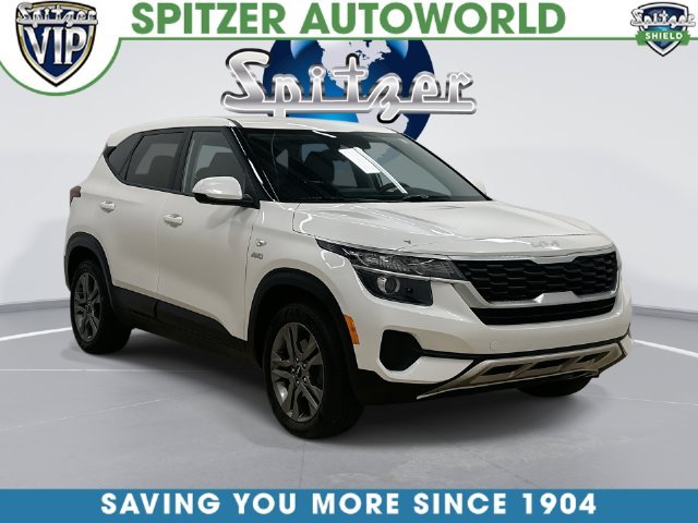 Used 2023 White Kia LX image 1
