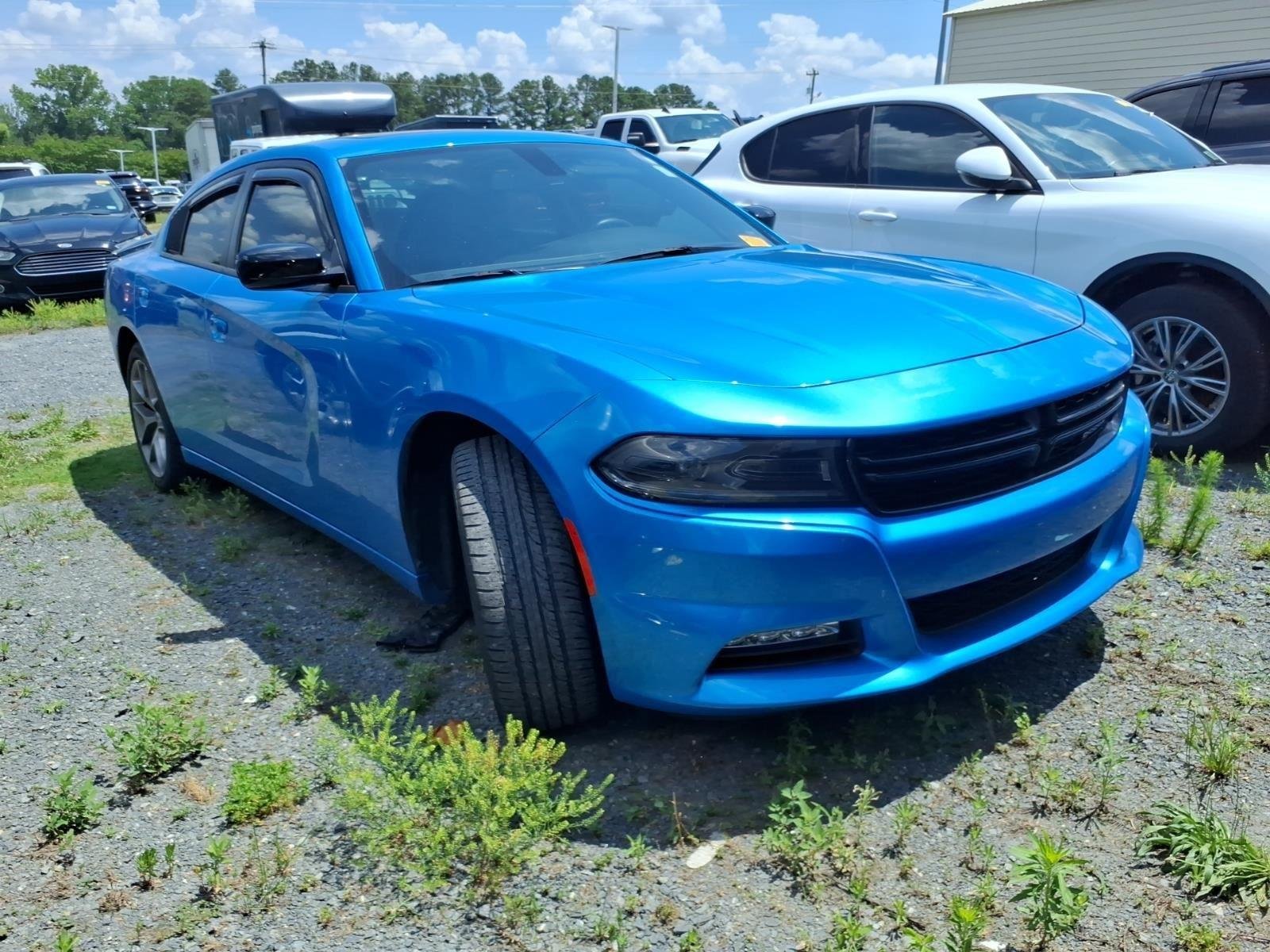 Used 2023 B5 Blue Pearlcoat Dodge SXT image 4