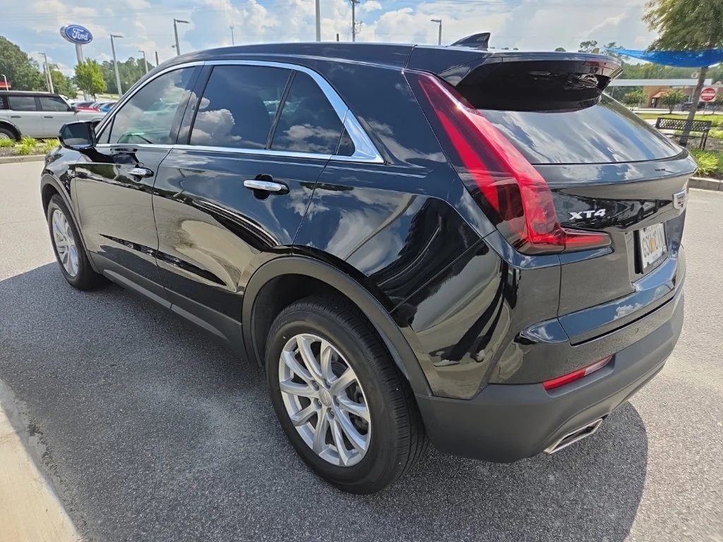 Used 2023 Black Cadillac Luxury image 5