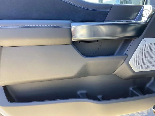 New 2026 Glacier Gray Metallic Tri-Coat Ford Platinum image 12