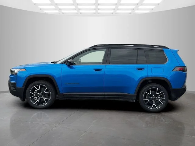New 2026 Hydro Blue Pearl-Coat Exterior Paint Jeep Overland image 4
