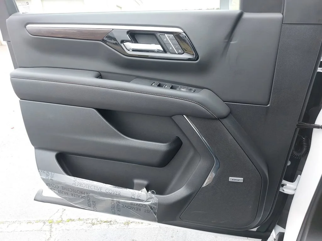 2025 Chevrolet Suburban Premier - Photo 24