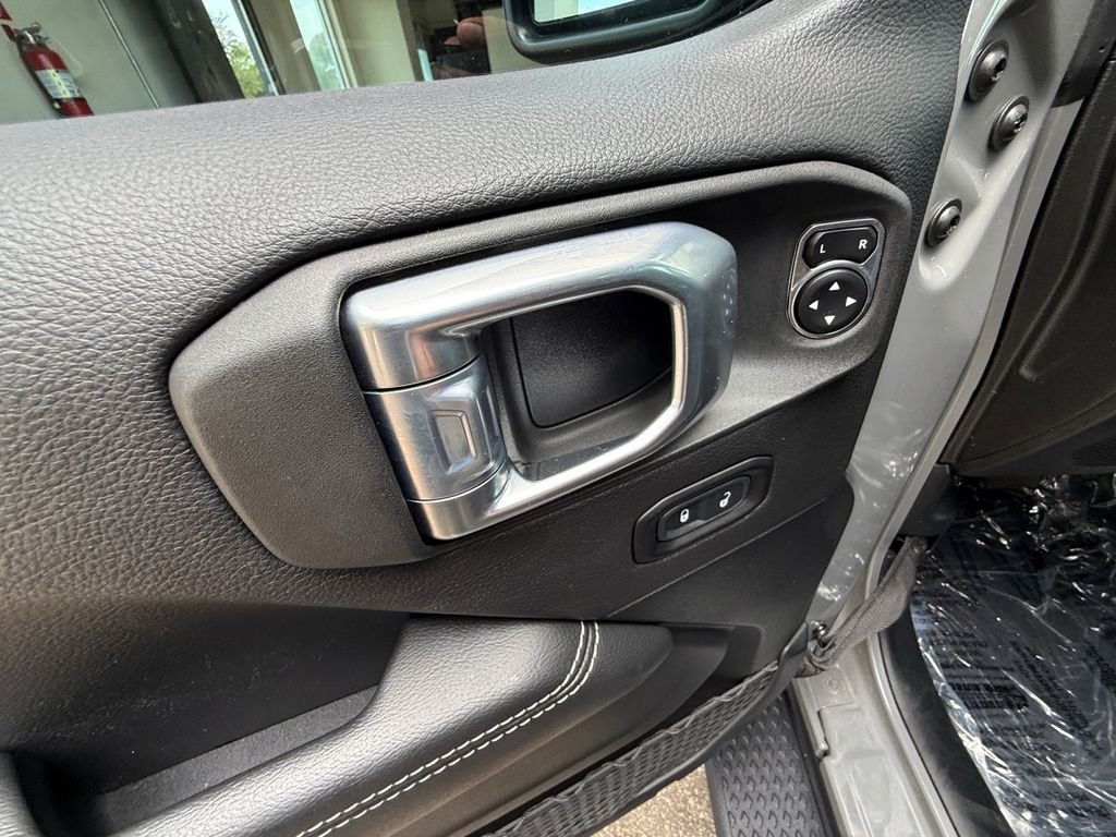 Used 2021 Gray Jeep Overland image 11
