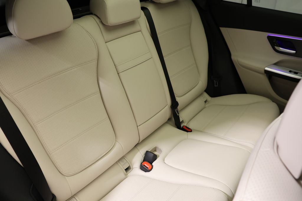 Used 2027  Mercedes-Benz GLC 300 image 53