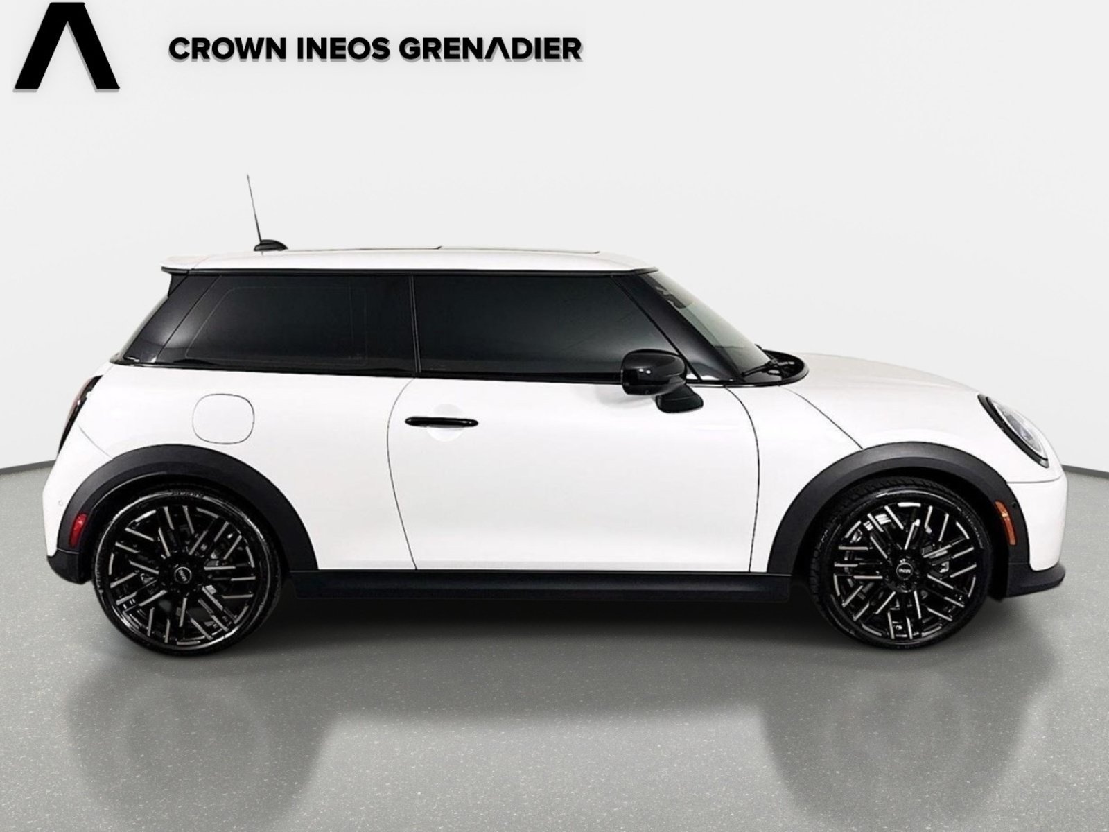 Used 2025 White Metallic MINI Cooper S image 4