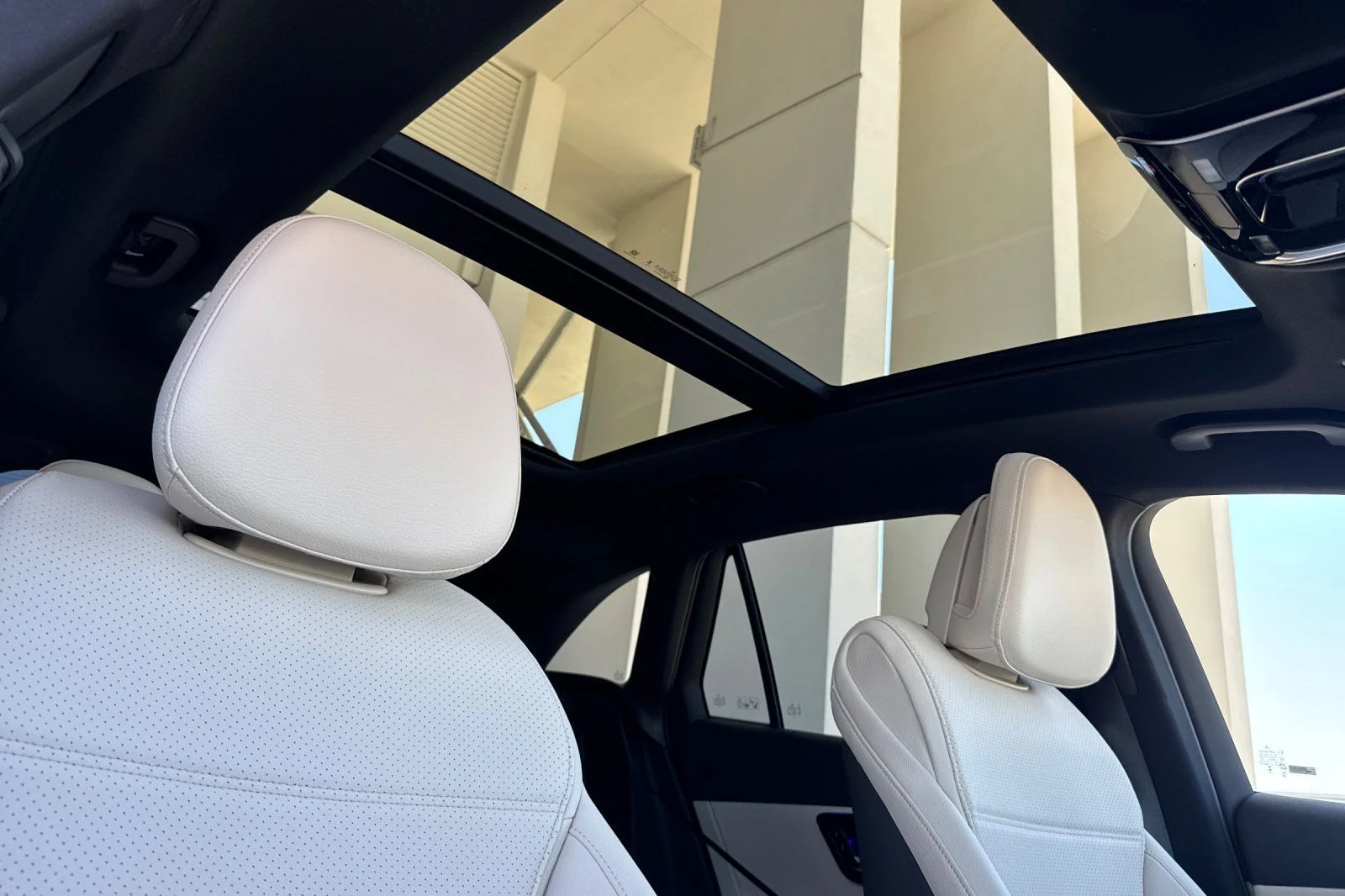 New 2027 Polar White Mercedes-Benz GLC 300 image 14