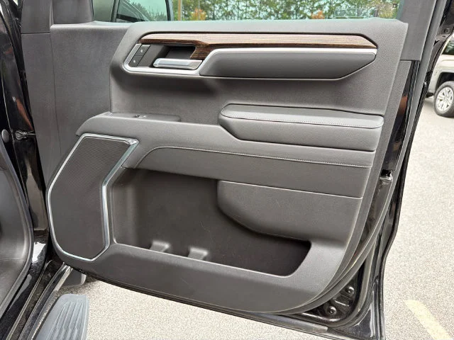 Used 2022 ONYX BLACK GMC Elevation image 14