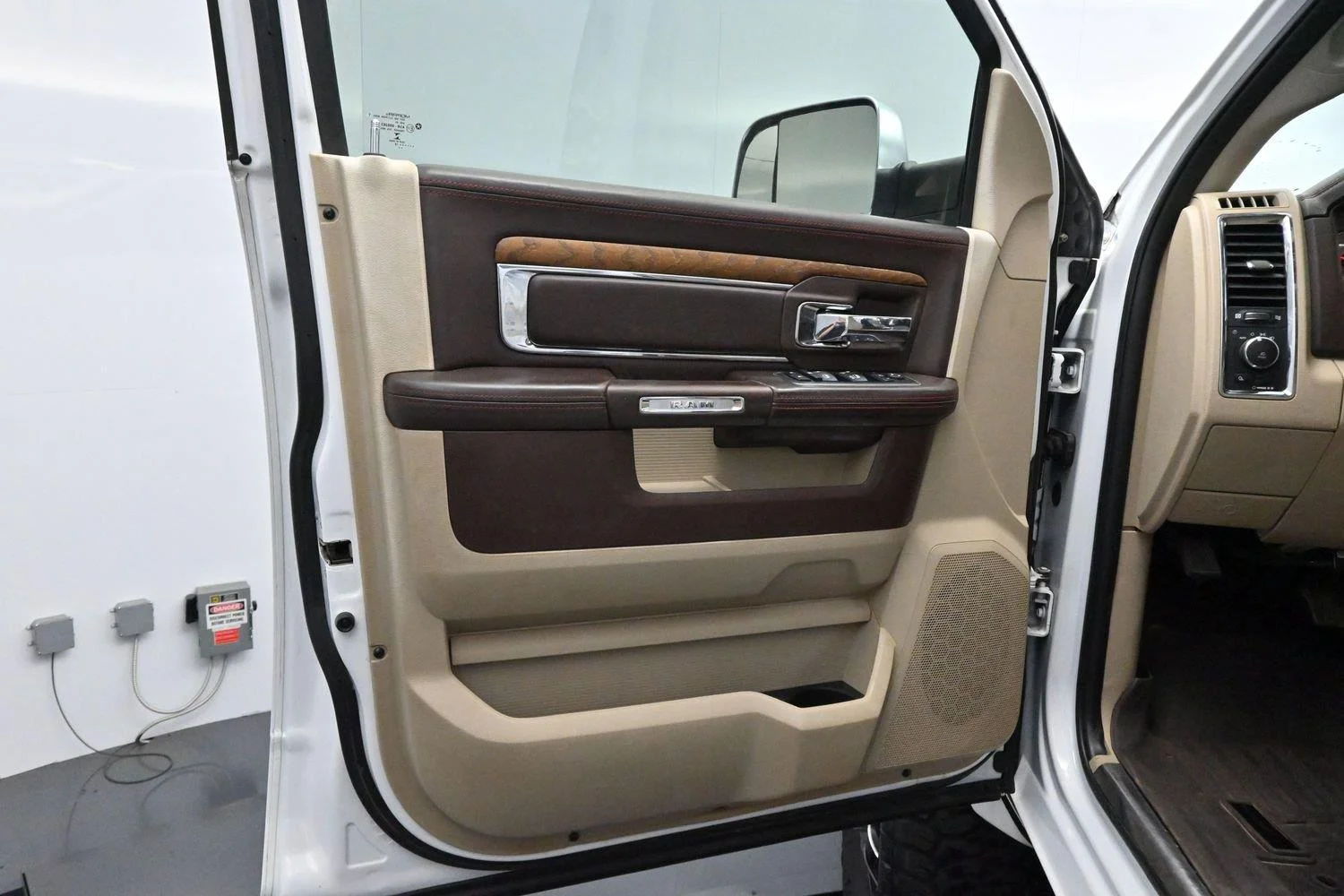 Used 2018 Bright White Clearcoat Ram Laramie Longhorn image 9