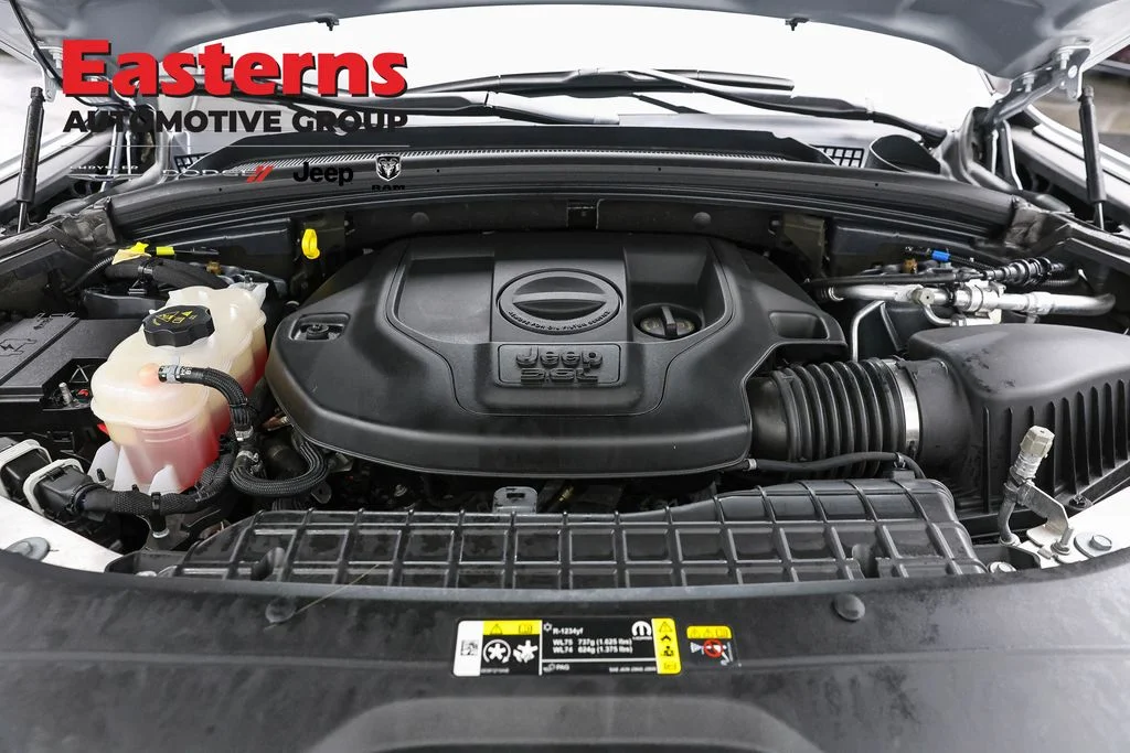 Used 2024 Silver Jeep Summit image 9