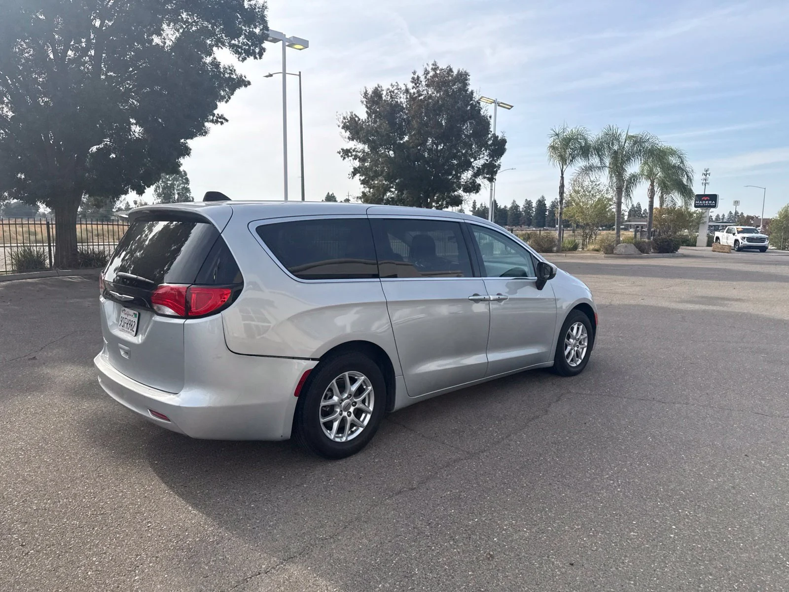 Used 2022 Silver Chrysler LX image 3