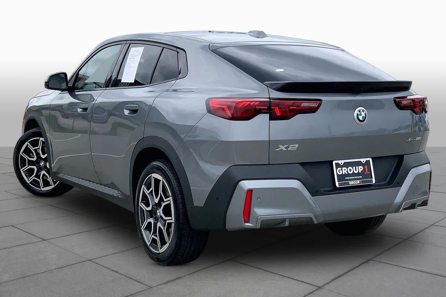 Used 2025 Skyscraper Grey Metallic BMW xDrive28i image 11