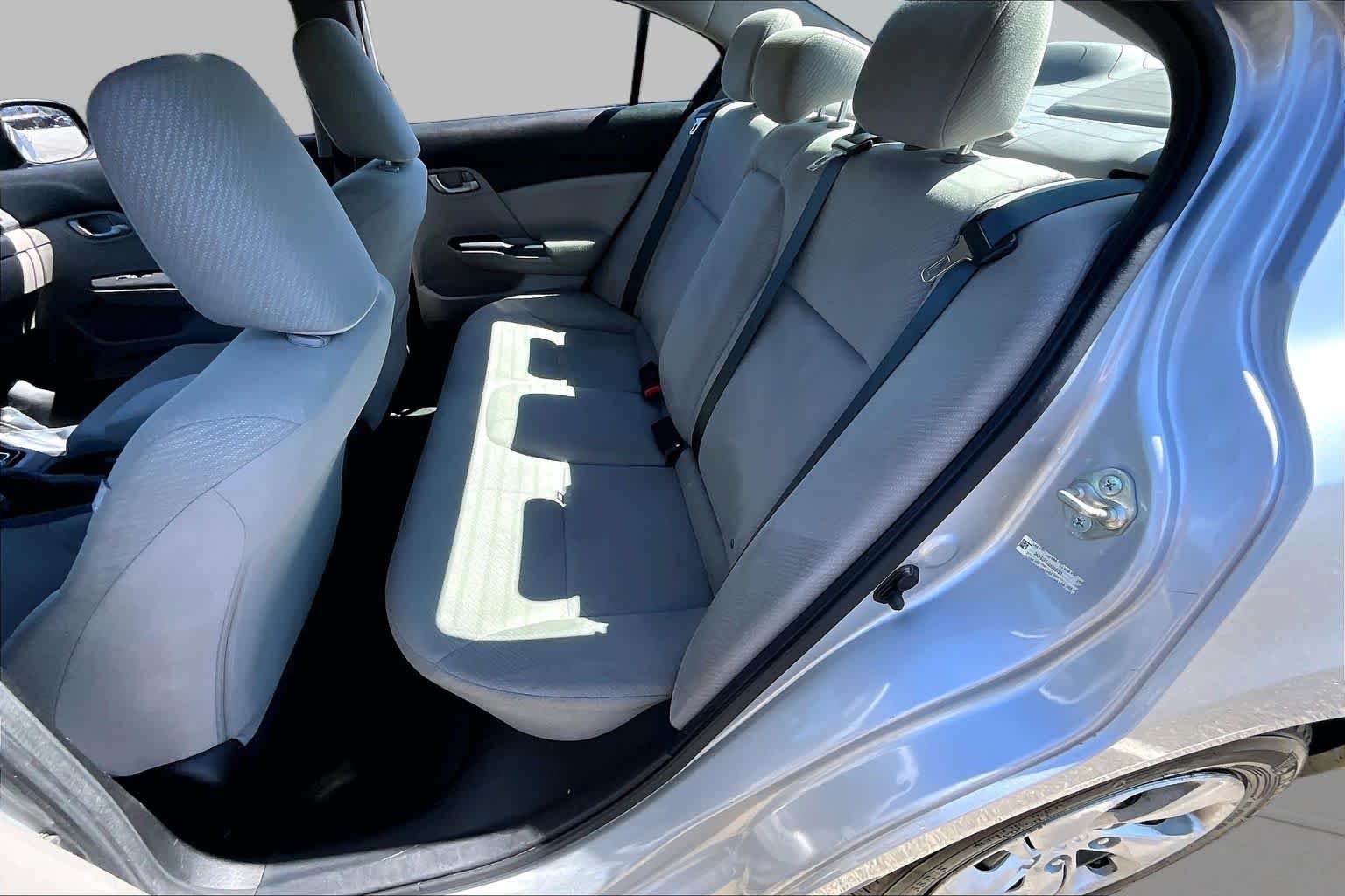 Used 2013 Alabaster Silver Metallic Honda LX image 20