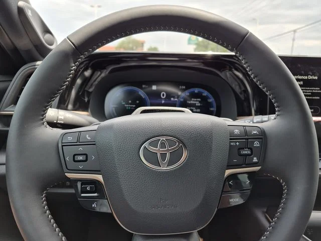 2026 Toyota Crown Signia Limited - Photo 23