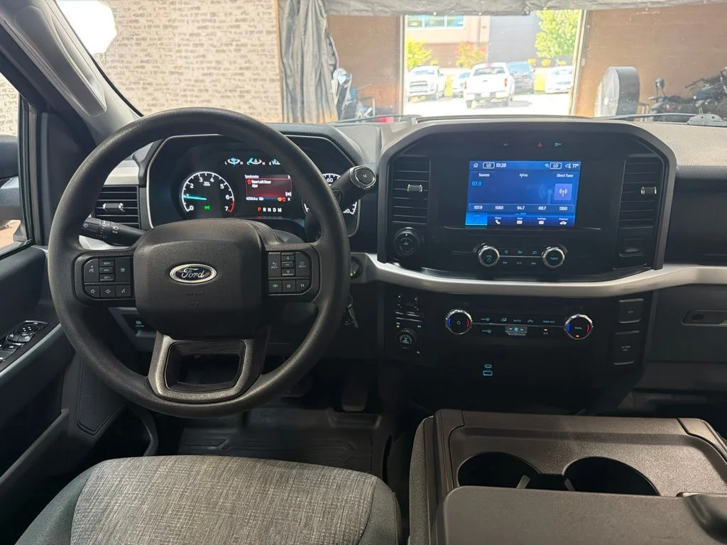 Used 2023 Oxford White Ford XLT image 14