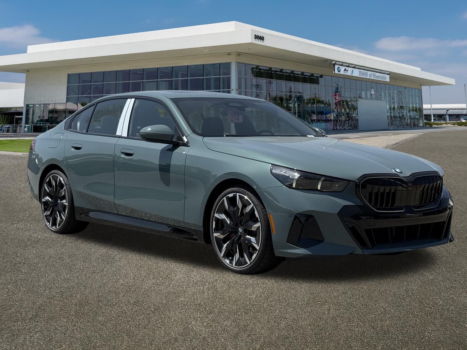 New 2027 Cape York Green Metallic BMW 530i image 2