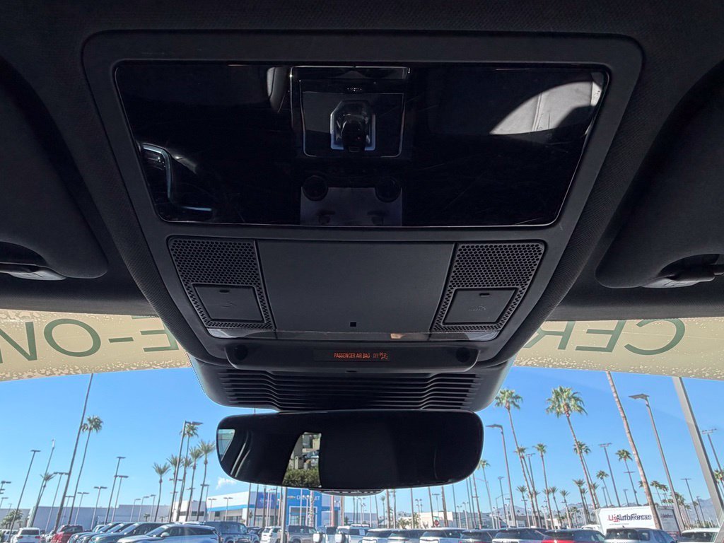 Used 2023 Gray Land Rover Dynamic image 13