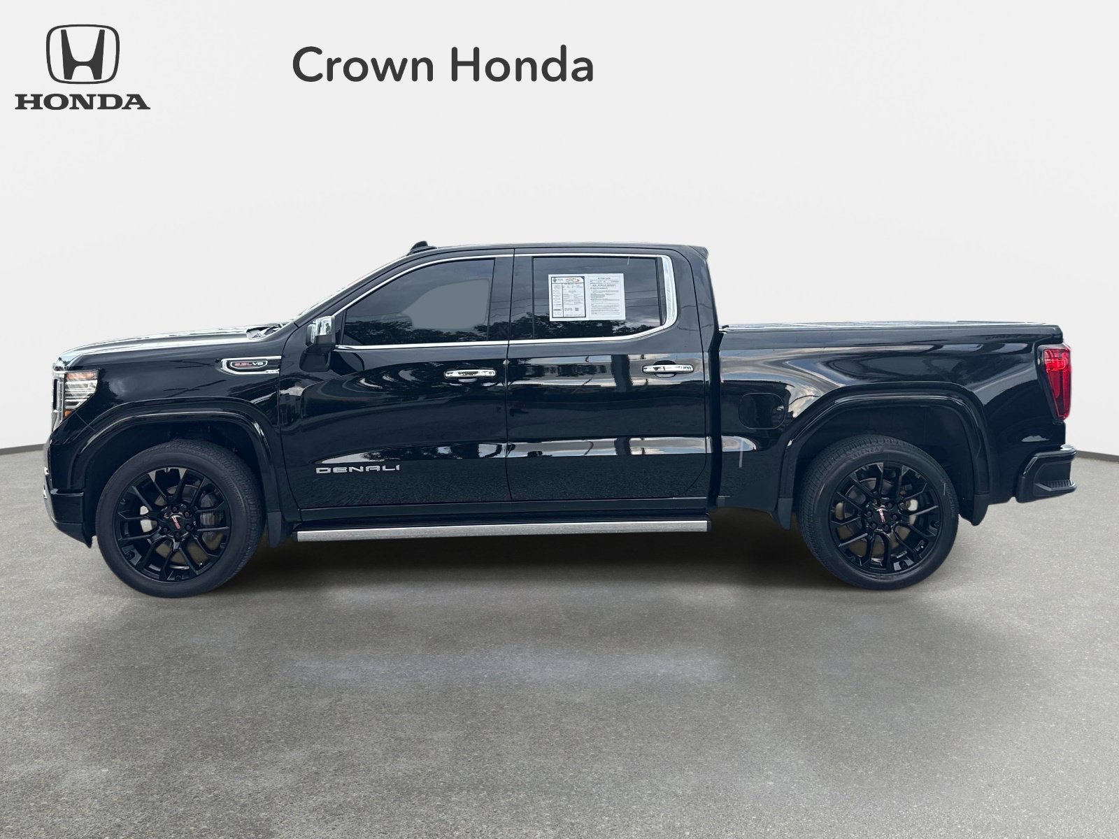 Used 2025 Onyx Black GMC Denali image 2