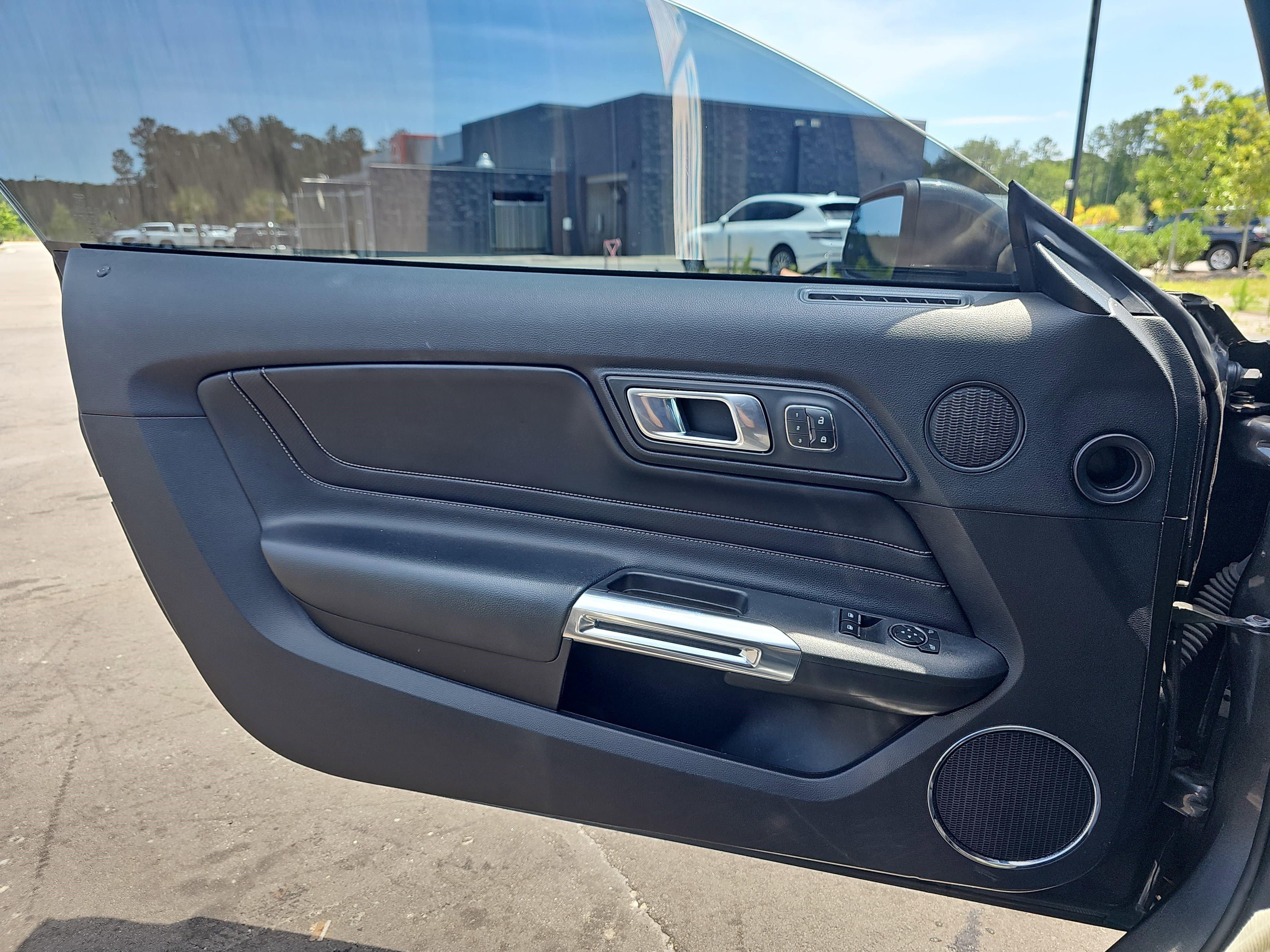Used 2020 Magnetic Ford GT Premium image 22
