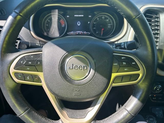 Used 2018 Gray Jeep Limited image 23