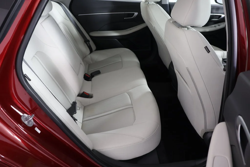 Used 2025 Red Hyundai SEL image 21