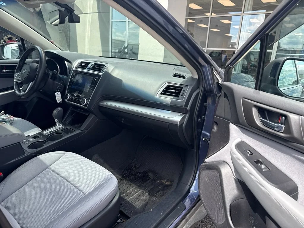Used 2018 Twilight Blue Metallic Subaru 2.5i Premium image 16