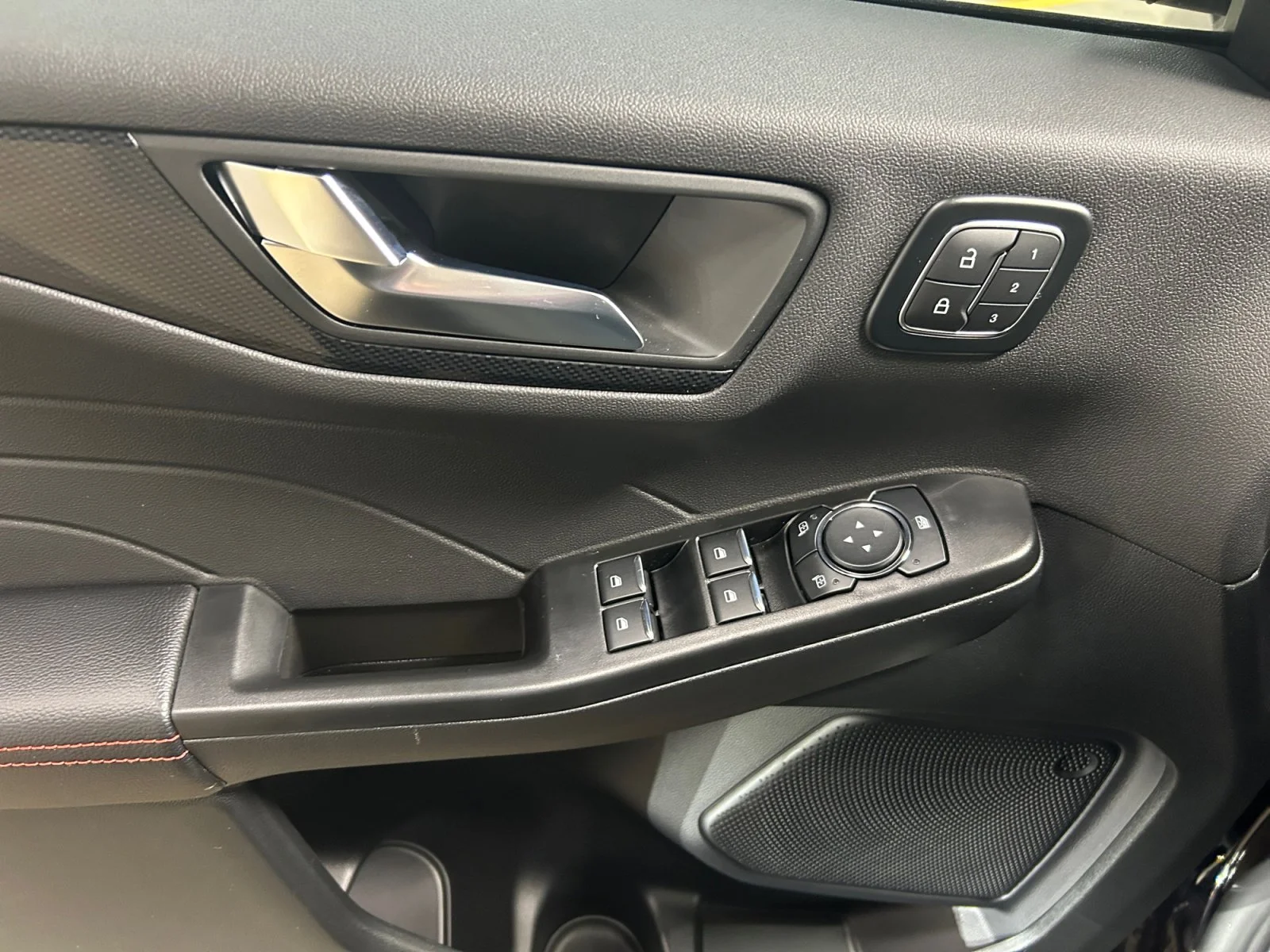 New 2026 Agate Black Metallic Ford ST-Line Elite image 17