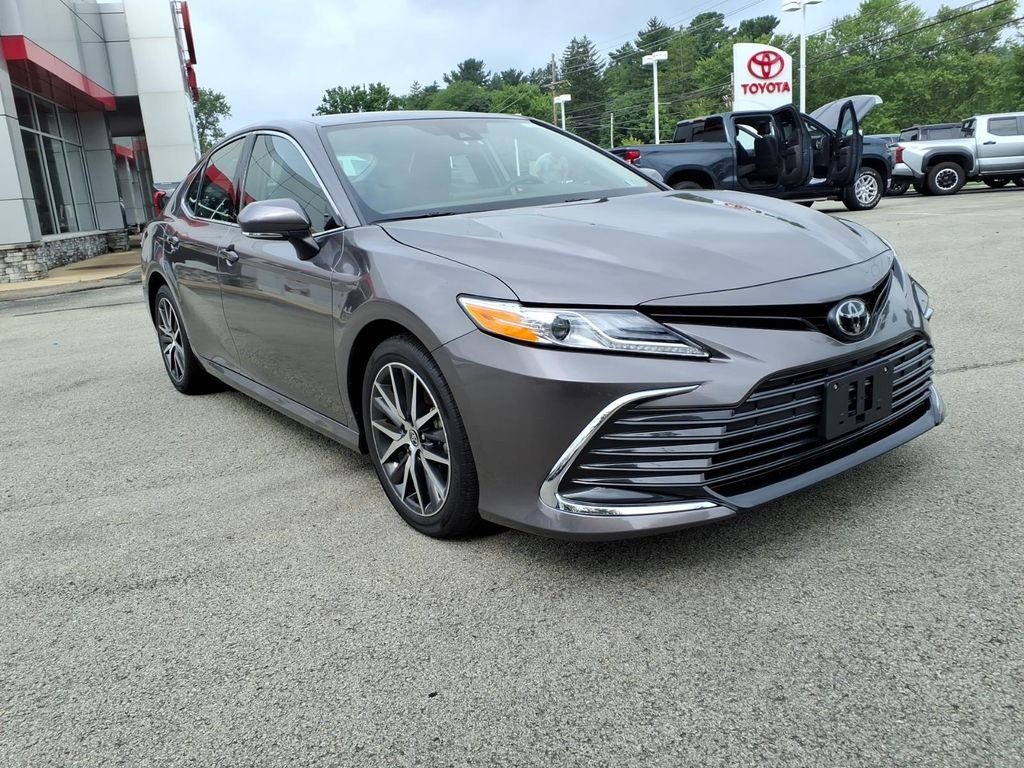 Used 2024 Predawn Gray Mica Toyota XLE image 2