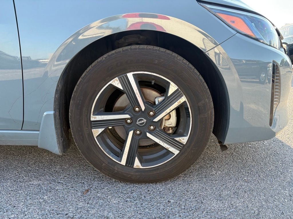 Used 2024 Gray Nissan SV image 9