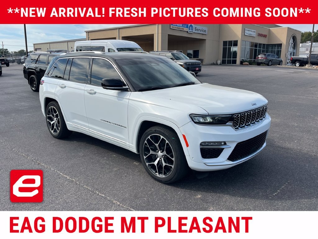 Used 2022 White Jeep Summit Reserve image 1