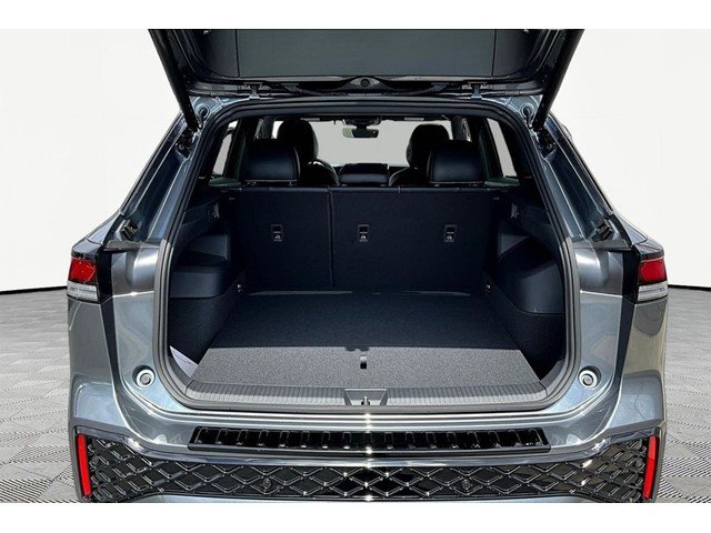 New 2026 Platinum Gray Metallic Volkswagen 2.0T SE R-Line Black image 25