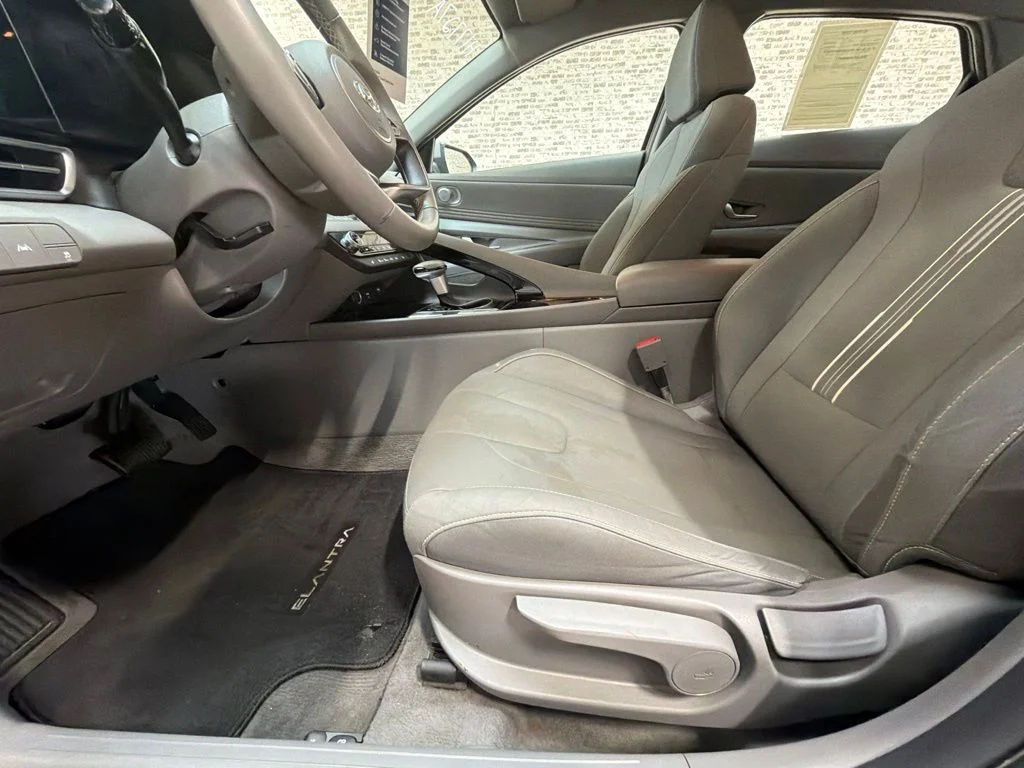Used 2023 Fluid Metal Hyundai SEL image 23