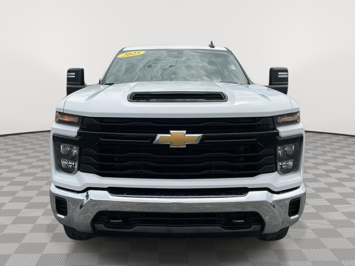 Used 2025 Summit White Chevrolet Work Truck image 17