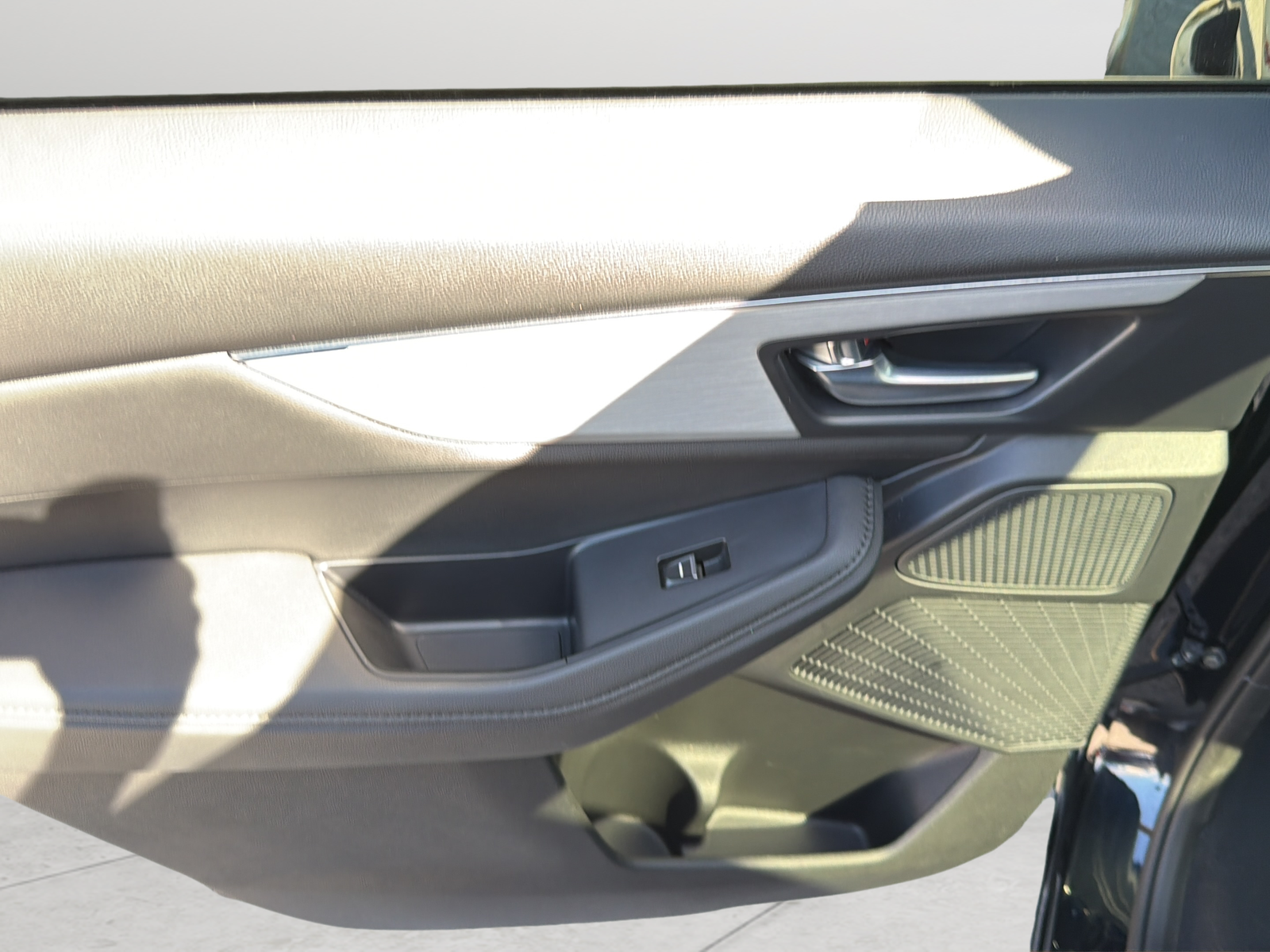 Used 2025 Majestic Black Pearl Acura Base image 37