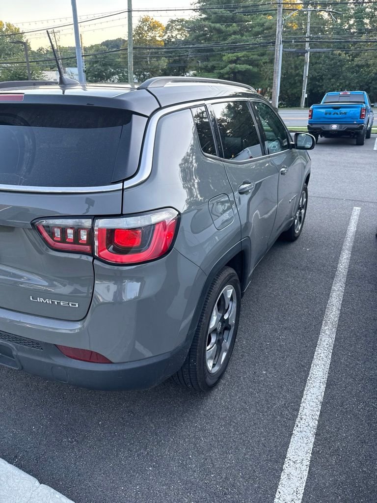 Used 2020 Gray Jeep Limited image 9