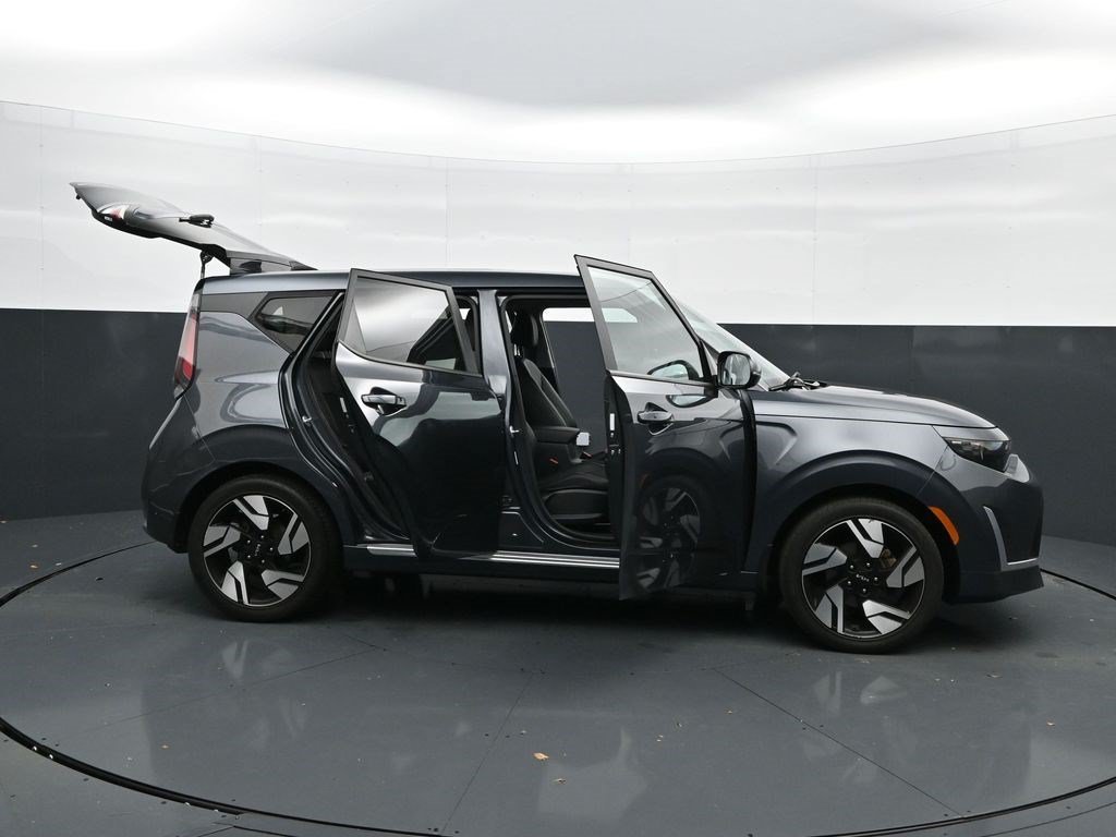 Used 2023 Gravity Gray Kia GT-Line image 35