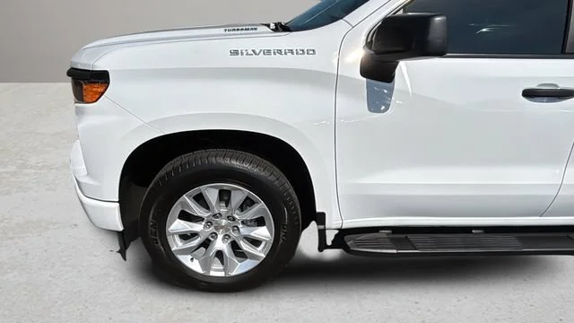 Used 2025 Summit White Chevrolet Custom image 32