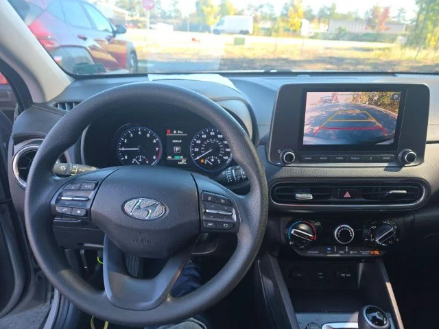 Used 2022 Silver Hyundai SEL image 8