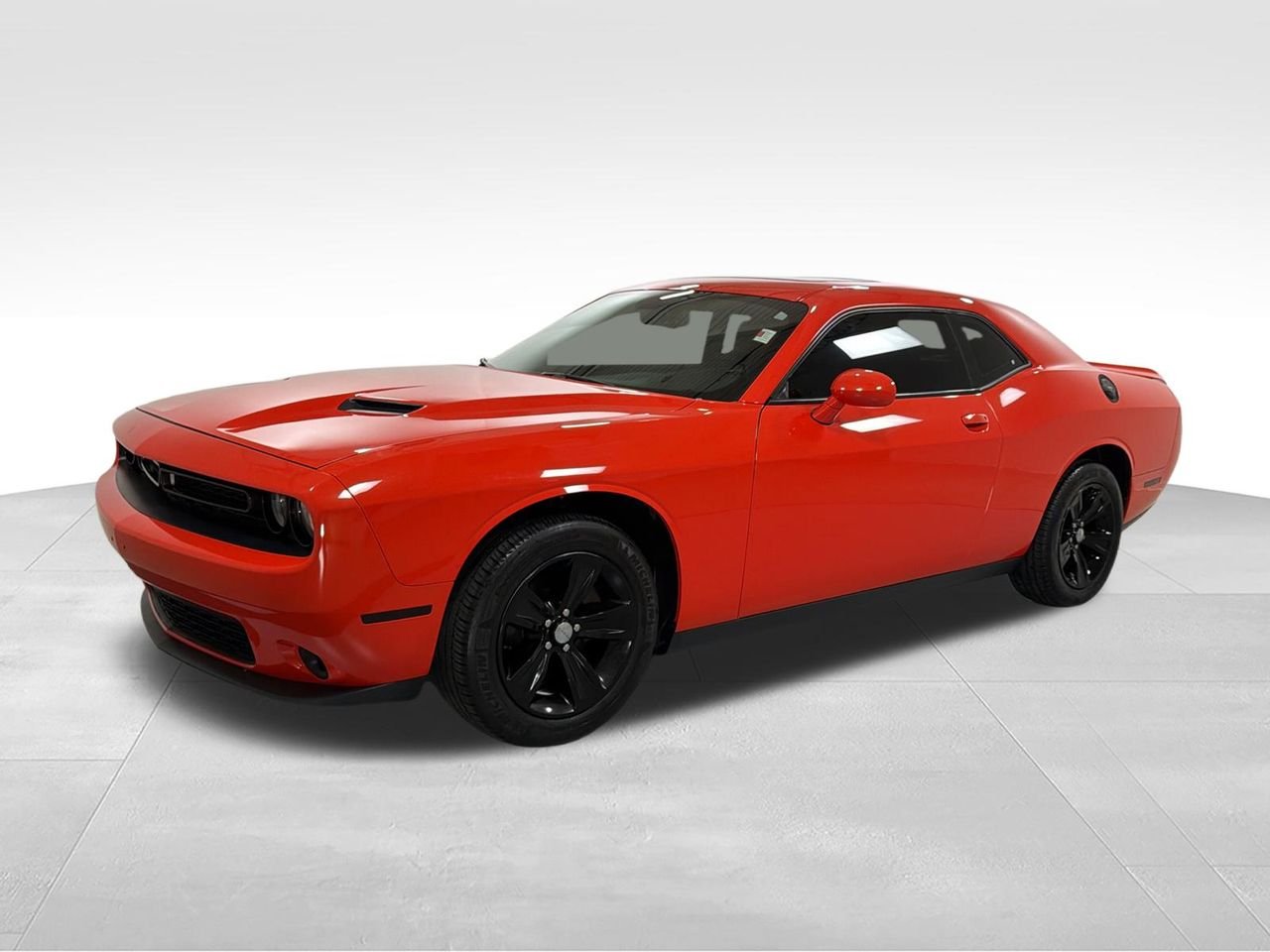 2019 Dodge Challenger SXT Auto's photo