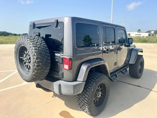 Used 2018 Gray Jeep Unlimited Sahara image 4