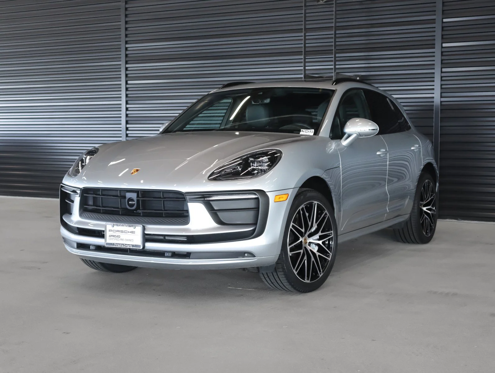 2023 Porsche Macan T