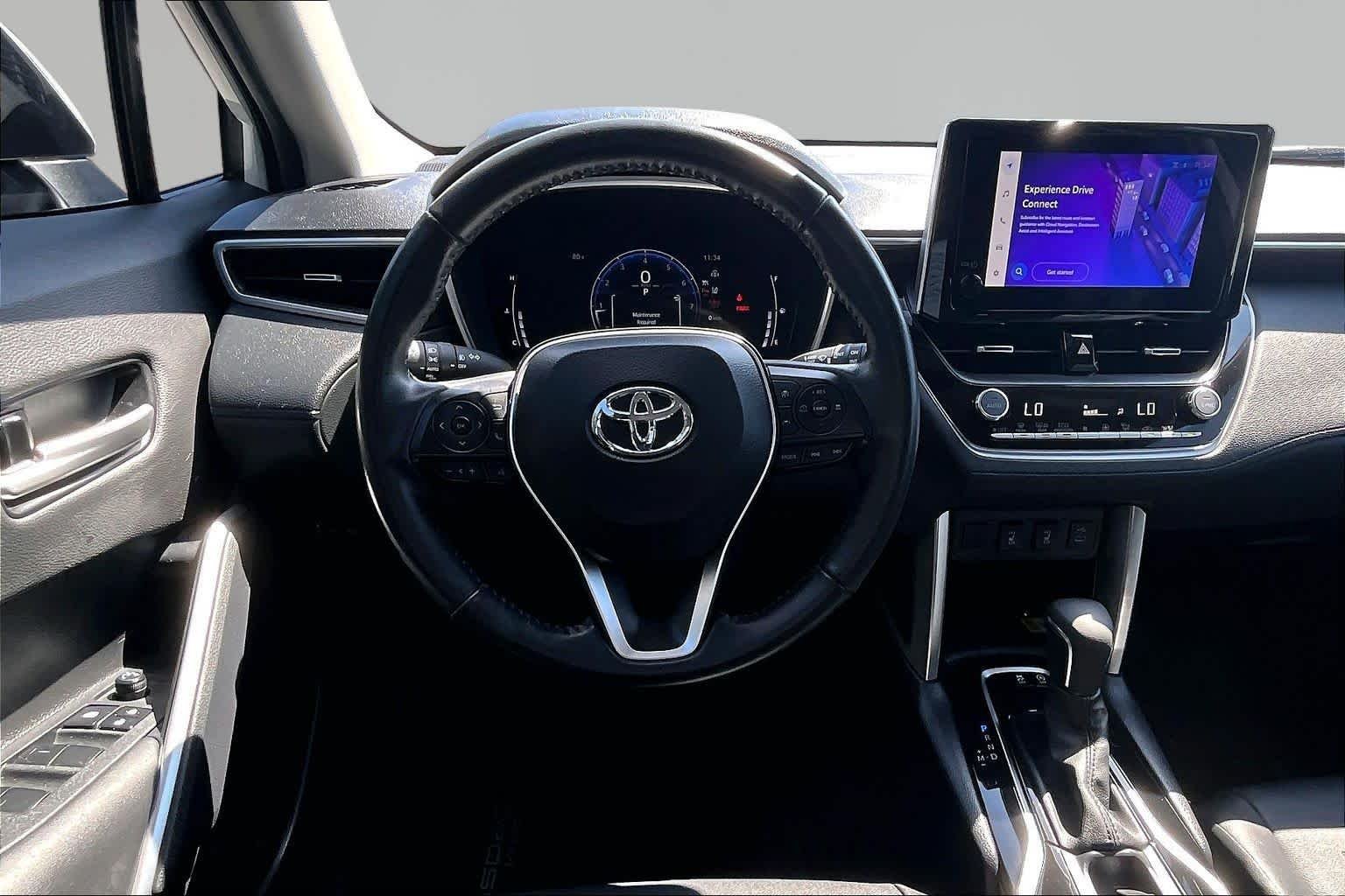 Used 2023 Wind Chill Pearl Toyota XLE image 6