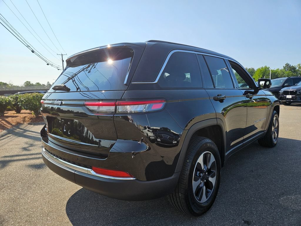 Used 2024 Black Jeep  image 7