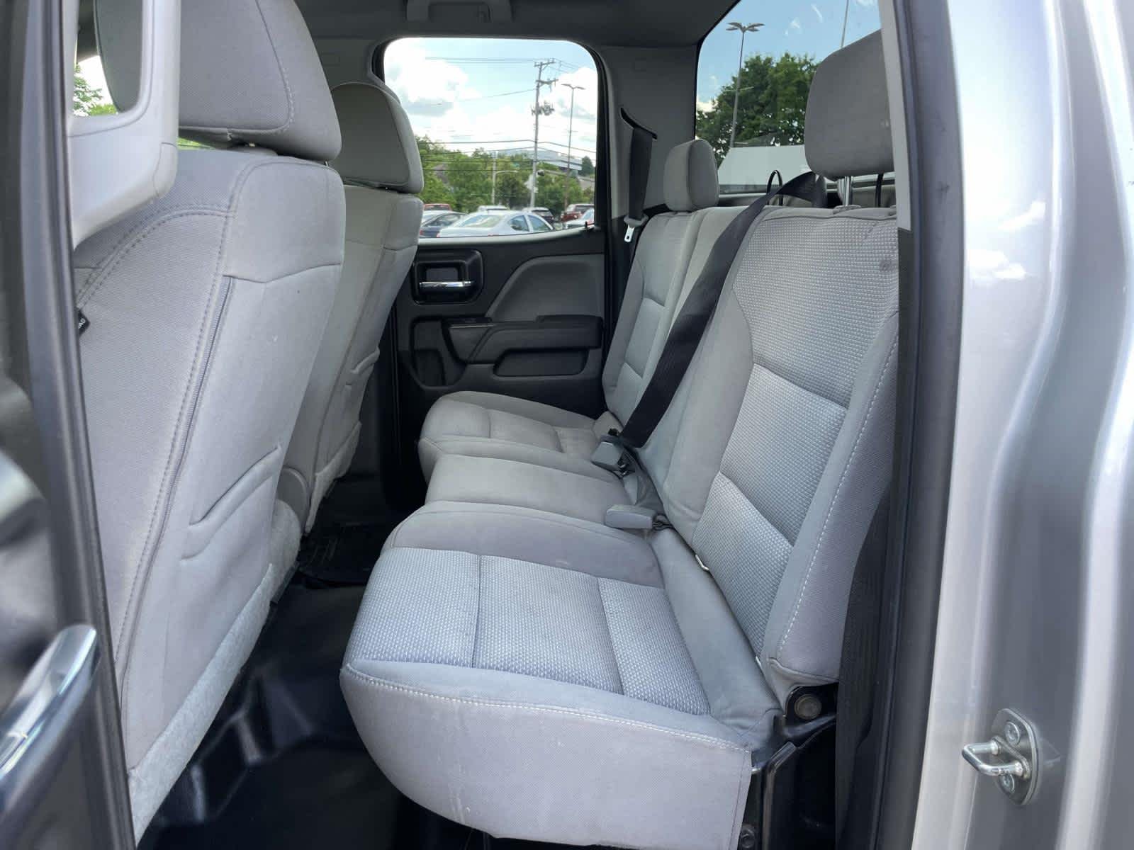 Used 2019 Quicksilver Metallic GMC  image 17
