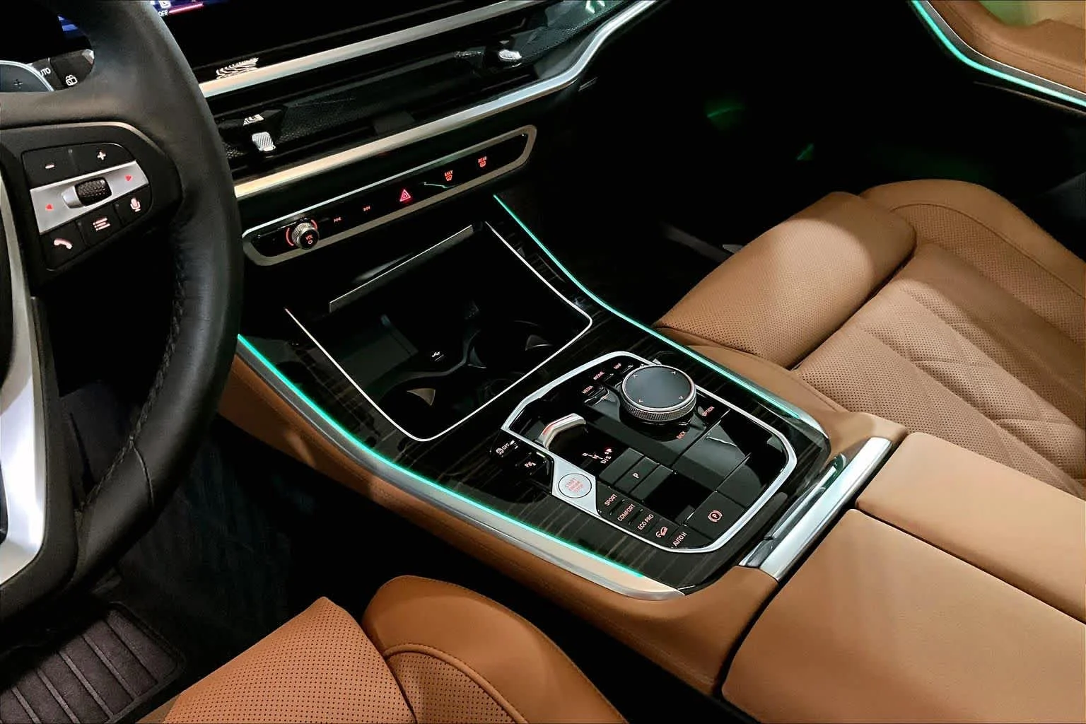 Certified Used 2025 Manhattan Green Metallic BMW xDrive40i image 16