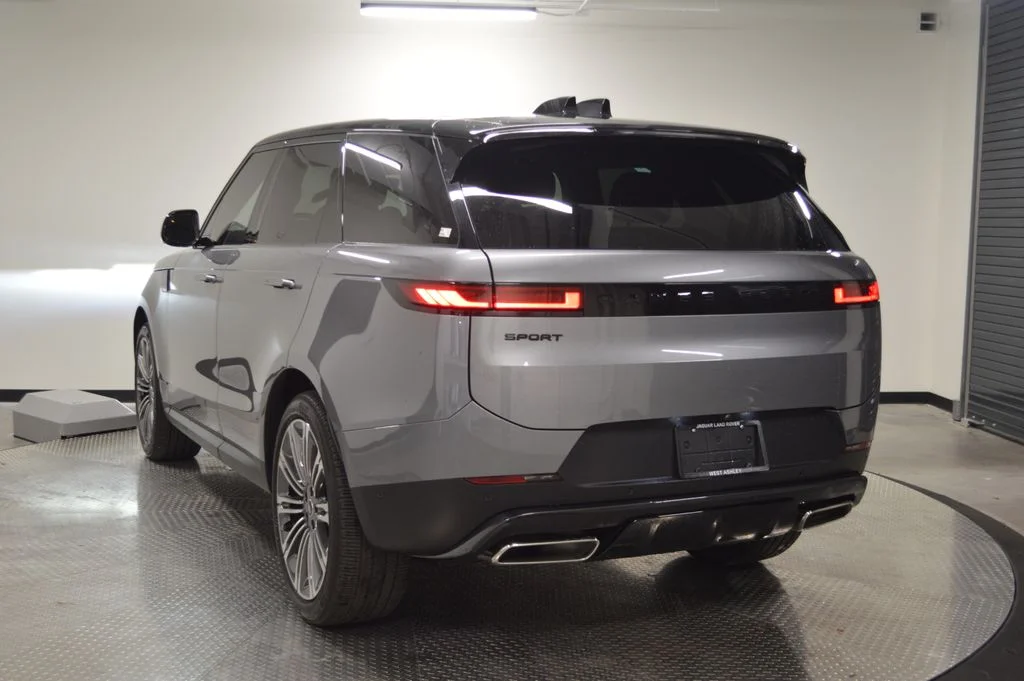 Used 2025 Gray Land Rover SE image 3