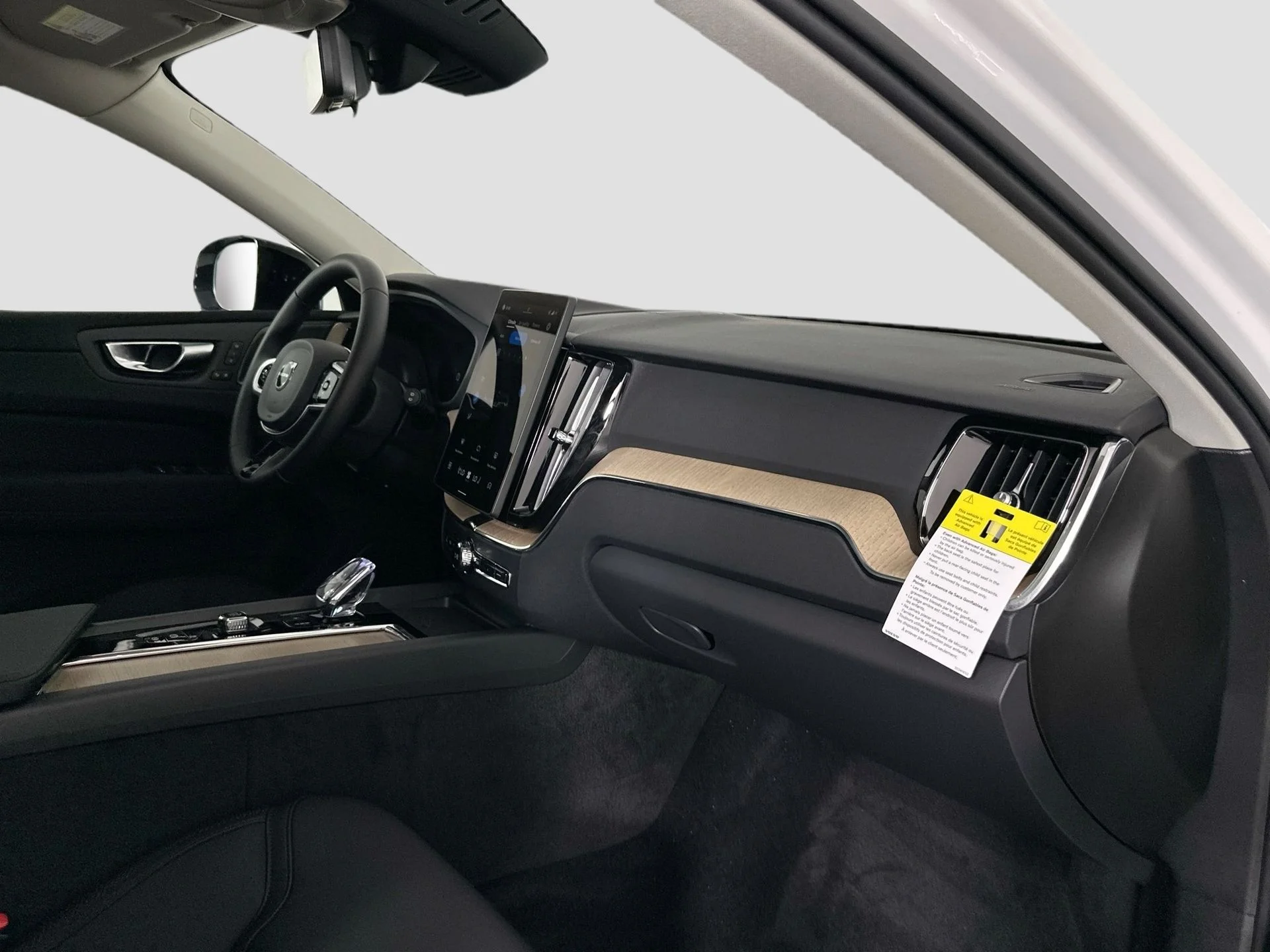 2026 Volvo XC60 Plus - Photo 27