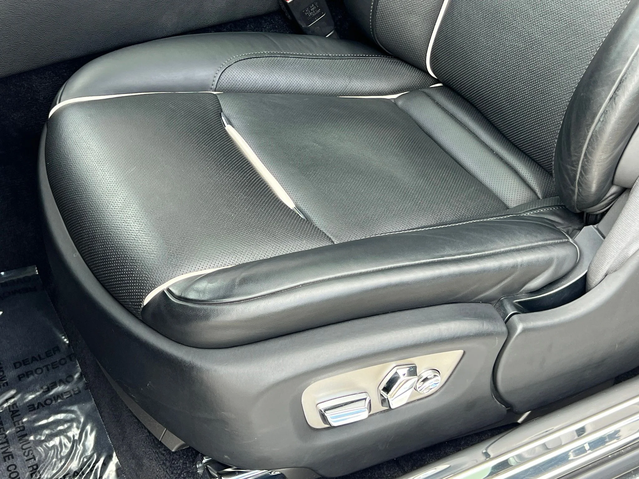Used 2015 White Rolls-Royce Base image 26