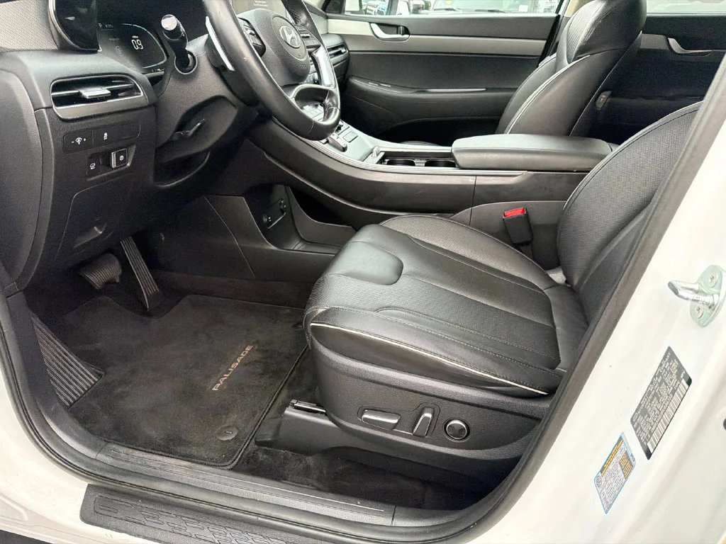 Used 2024 White Hyundai XRT image 9