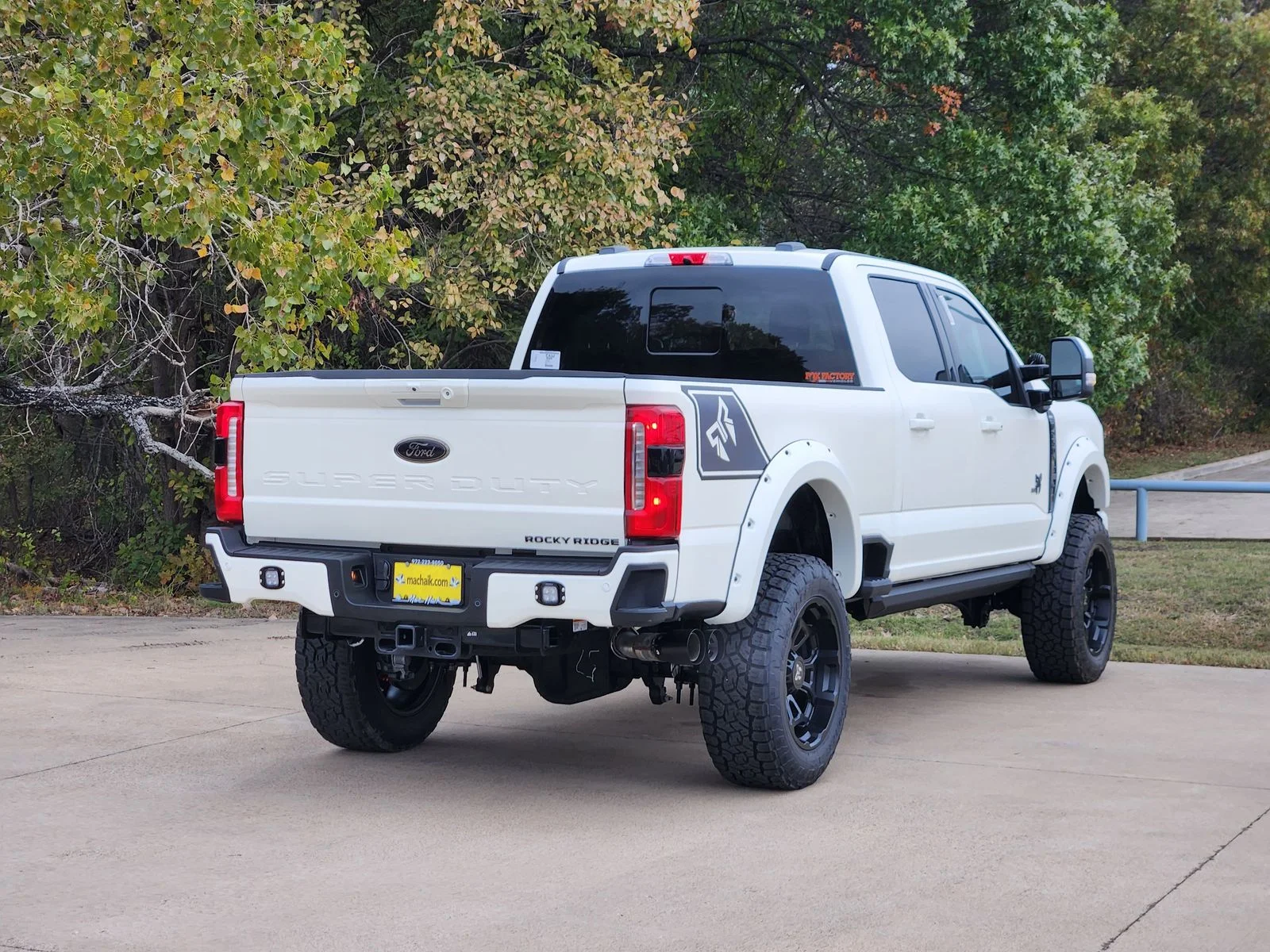 New 2026 Star White Metallic Tri-Coat Ford F-250® Lariat® image 4