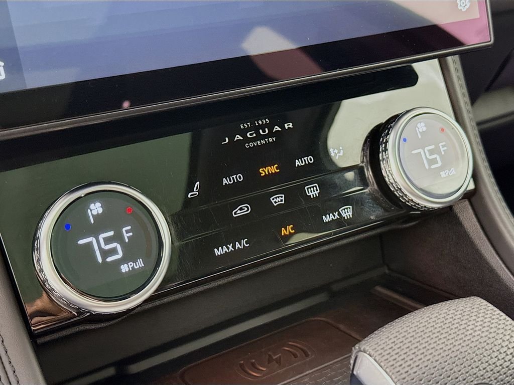 Certified Used 2021  Jaguar SVR image 17